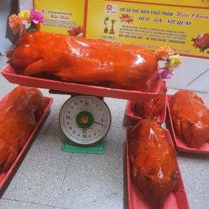 HEO SỮA QUAY NGUYÊN CON TẠI QUẬN BÌNH TÂN