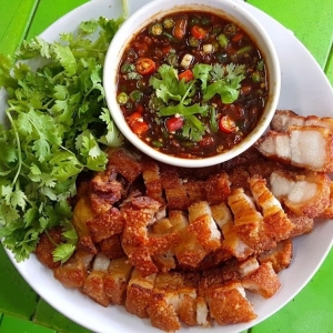 Nước chấm heo quay: Công thức pha nước chấm ngon tuyệt mà bạn nên biết