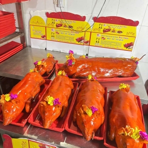 Heo quay 15kg bao nhiêu người ăn? Cách chọn heo quay theo số lượng khách