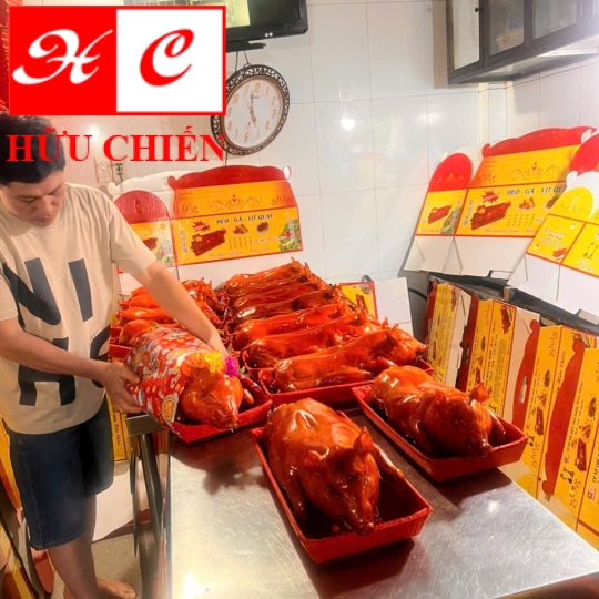 heo quay nguyên con giao trong ngày